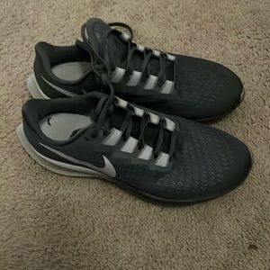 Size 8 Nike zooms